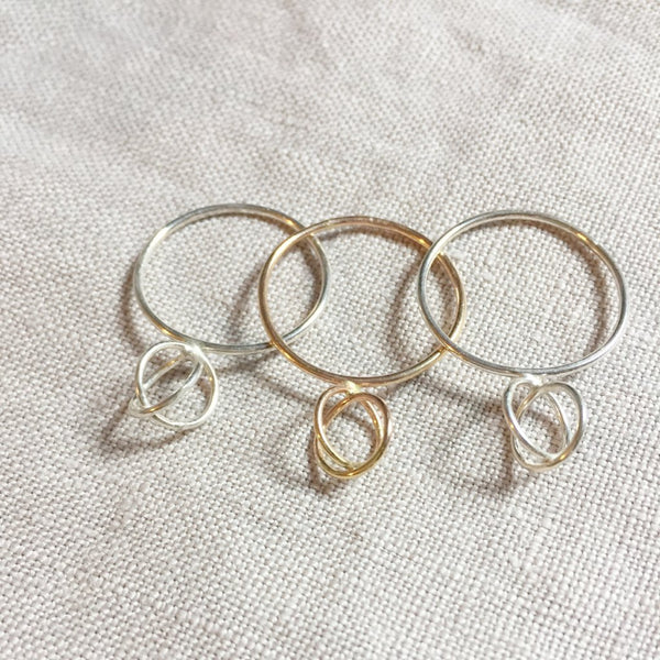 Favor Globe Ring